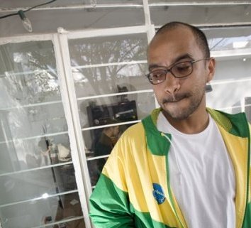 2344_133585690351_547320351_6038041_5419182_n