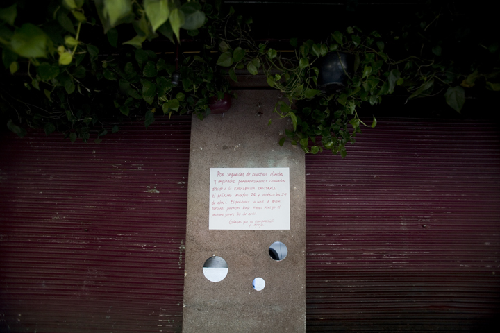 restaurantclosing01_lres1