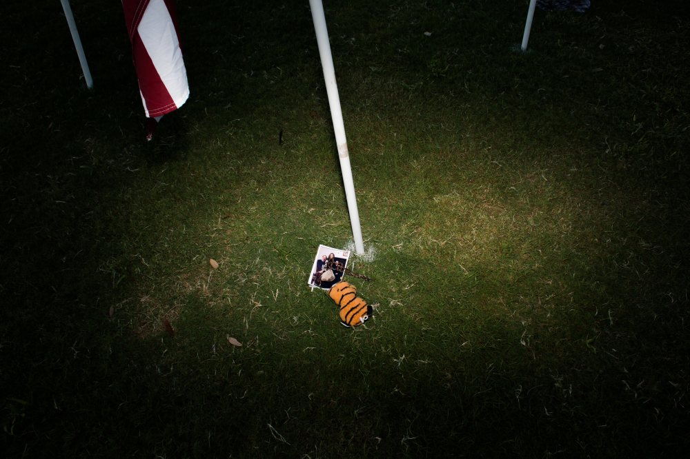 20140914tempetownlakeflagtakedown121